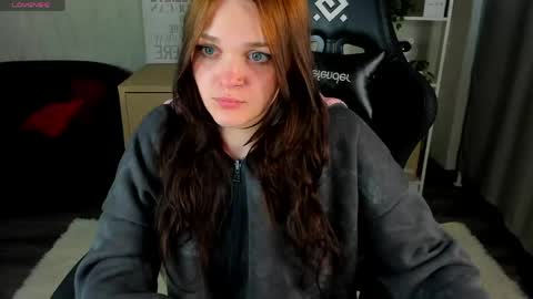 Snapshot of emily_hil11 chatting on 4, 5, 2026 Emily online show from 4, 5, 2026