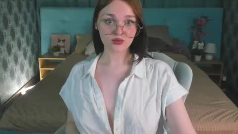 Snapshot of emily_hil11 chatting on 18, 5, 2026 Emily online show from 18, 5, 2026