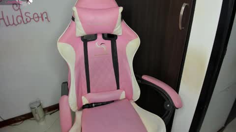 Snapshot of emily_huddson_ chatting on 18, 2, 2025 independet model online show from 18, 2, 2025