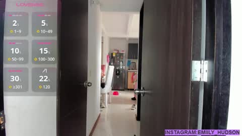 Snapshot of emily_huddson_ chatting on 3, 10, 2025 independet model online show from 3, 10, 2025