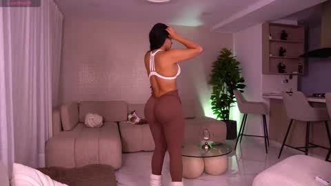 Snapshot of emily_huddson_ chatting on 7, 1, 2026 independet model online show from 7, 1, 2026