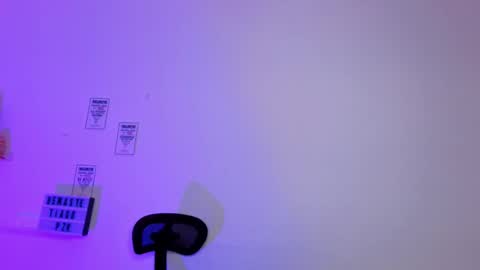 Emily Lindey online show from 24, 3, 2026