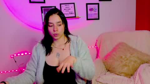 Emily Lindey online show from 1, 6, 2026