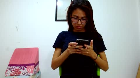 Snapshot of emily_loperaa chatting on 8, 5, 2026 Emily online show from 8, 5, 2026
