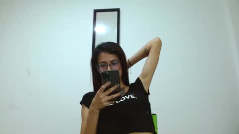 Snapshot of emily_loperaa chatting on 16, 5, 2026 Emily online show from 16, 5, 2026
