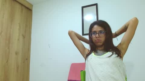 Snapshot of emily_loperaa chatting on 27, 5, 2026 Emily online show from 27, 5, 2026