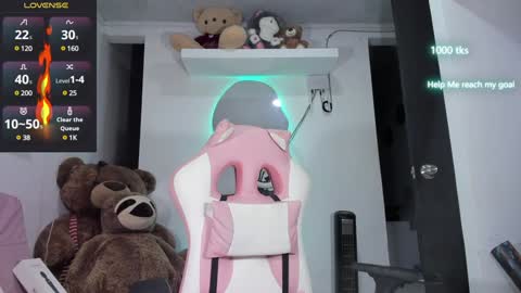 emily_palmeer online show from 6, 12, 2024
