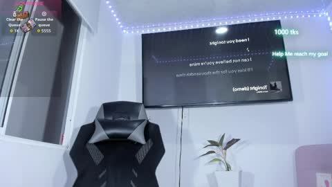 Snapshot of emily_palmeer chatting on 4, 4, 2026 emily_palmeer online show from 4, 4, 2026