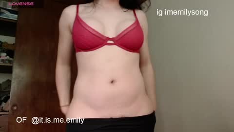 Snapshot of emily_pearl_ chatting on 9, 6, 2026 emily_pearl_ online show from 9, 6, 2026