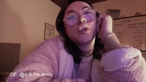 Snapshot of emily_pearl_ chatting on 7, 8, 2026 emily_pearl_ online show from 7, 8, 2026