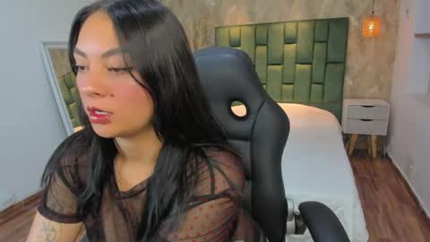 Snapshot of emily_rosee__ chatting on 20, 5, 2026 Emily online show from 20, 5, 2026
