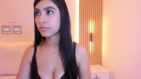 Snapshot of emily_roux chatting on 3, 12, 2025 EMILY online show from 3, 12, 2025