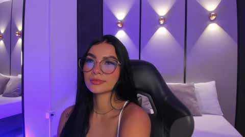 emily_tolson online show from 29, 5, 2026