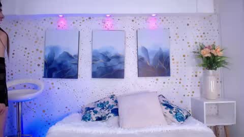 Snapshot of emily_vaughan chatting on 12, 11, 2025 Emily. online show from 12, 11, 2025