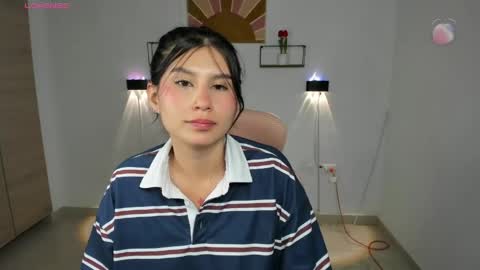 Snapshot of emily_villamil_ chatting on 23, 4, 2026 Emi online show from 23, 4, 2026