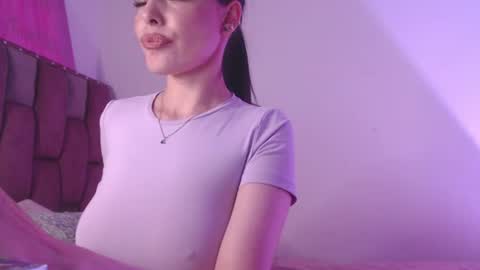 Snapshot of emily_w2 chatting on 19, 6, 2026 emily_w2 online show from 19, 6, 2026