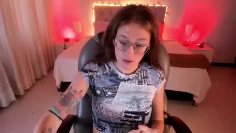 Snapshot of emily_warren__ chatting on 3, 10, 2025 emily_warren__ online show from 3, 10, 2025