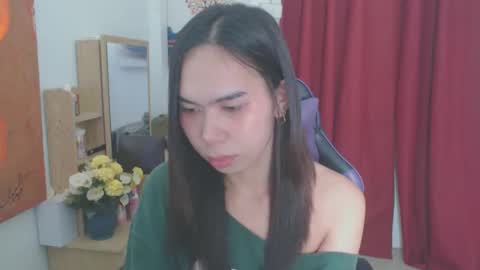 Snapshot of emily_xo143 chatting on 7, 5, 2026 emily_xo143 online show from 7, 5, 2026