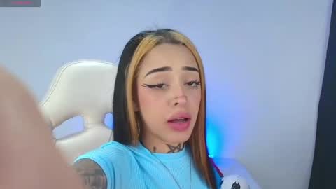 Snapshot of emilydaft chatting on 4, 4, 2026 fari online show from 4, 4, 2026