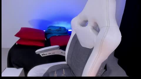 Snapshot of emilydaft chatting on 11, 5, 2026 fari online show from 11, 5, 2026