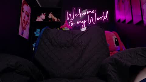 Emily Jhonson online show from 1, 4, 2026