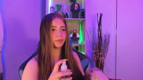 Snapshot of emilykarterr chatting on 15, 1, 2025 VALEEEN online show from 15, 1, 2025
