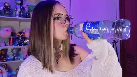 Snapshot of emilykarterr chatting on 24, 9, 2025 VALEEEN online show from 24, 9, 2025