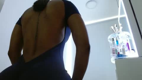 Snapshot of emilymonrro chatting on 4, 12, 2024 emily monrro online show from 4, 12, 2024