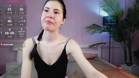 Snapshot of emilyramsey chatting on 29, 4, 2026 Emily online show from 29, 4, 2026