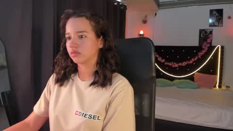 Snapshot of emilyrousex chatting on 2, 3, 2025 emilyrousex online show from 2, 3, 2025