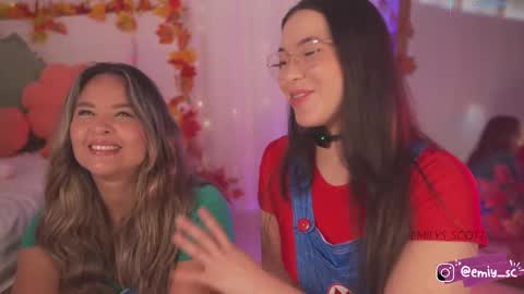 Snapshot of emilys_scott chatting on 26, 10, 2025 Emy online show from 26, 10, 2025