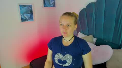 Snapshot of emilysumer chatting on 20, 7, 2026 Summer 3 online show from 20, 7, 2026