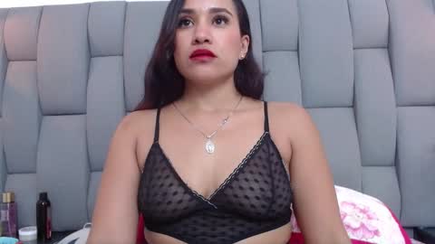 Snapshot of emilysweet2 chatting on 10, 10, 2025 emilysweet online show from 10, 10, 2025