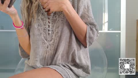 Snapshot of emilyweed chatting on 30, 1, 2025 Emily ----  online show from 30, 1, 2025