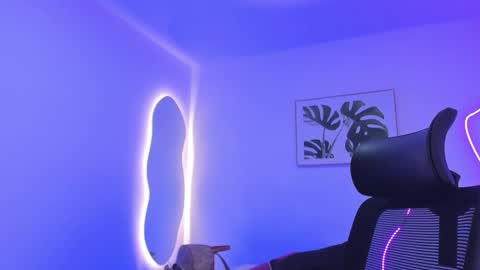 E M I L Y online show from 14, 11, 2025