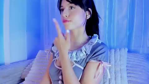Snapshot of emilywithe_ chatting on 9, 6, 2026 online show from 9, 6, 2026