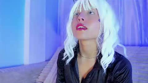 Snapshot of emilywithe_ chatting on 15, 6, 2026 online show from 15, 6, 2026