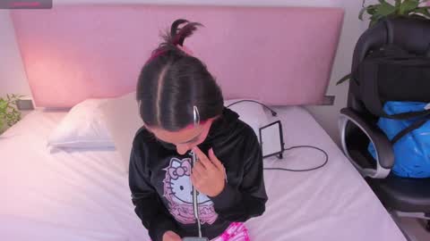 Snapshot of emilyy_bank chatting on 21, 12, 2024 Emily Bank online show from 21, 12, 2024