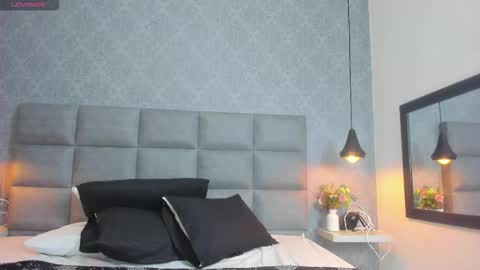 emilyy_r online show from 13, 1, 2026