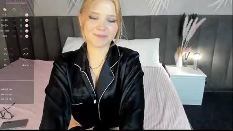 emilyyy_vibe online show from 15, 6, 2026