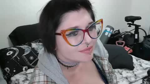 Snapshot of emma4269 chatting on 25, 1, 2025 emma lotacurves online show from 25, 1, 2025