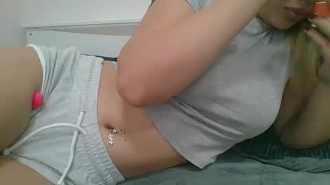 emma_991 online show from 23, 11, 2025