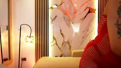 emma__walkerr_ online show from 17, 4, 2026