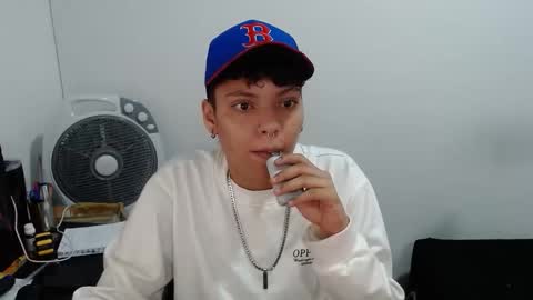 Snapshot of emma_and_thom chatting on 7, 2, 2026 emma_and_thom online show from 7, 2, 2026