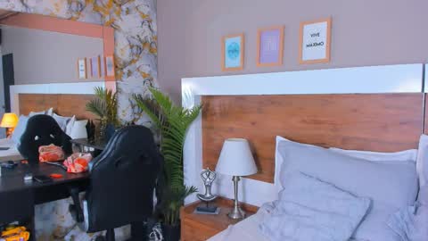 Emma  online show from 25, 3, 2026