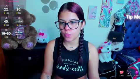 Snapshot of emma_boo_ chatting on 1, 2, 2026 emma_boo_ online show from 1, 2, 2026
