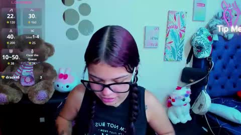 Snapshot of emma_boo_ chatting on 2, 2, 2026 emma_boo_ online show from 2, 2, 2026