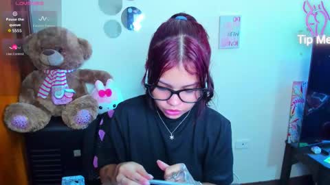 Snapshot of emma_boo_ chatting on 27, 2, 2026 emma_boo_ online show from 27, 2, 2026