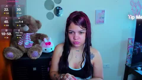 Snapshot of emma_boo_ chatting on 5, 3, 2026 emma_boo_ online show from 5, 3, 2026