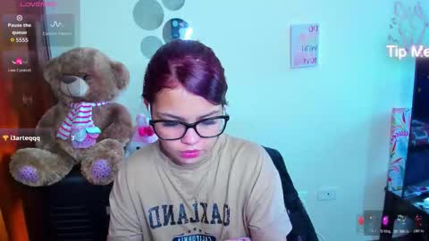 Snapshot of emma_boo_ chatting on 27, 3, 2026 emma_boo_ online show from 27, 3, 2026